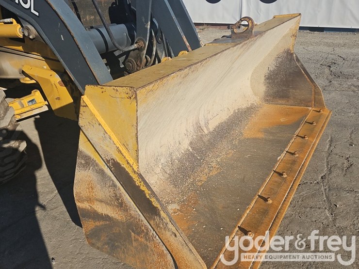 2018-deere-410l-image-34