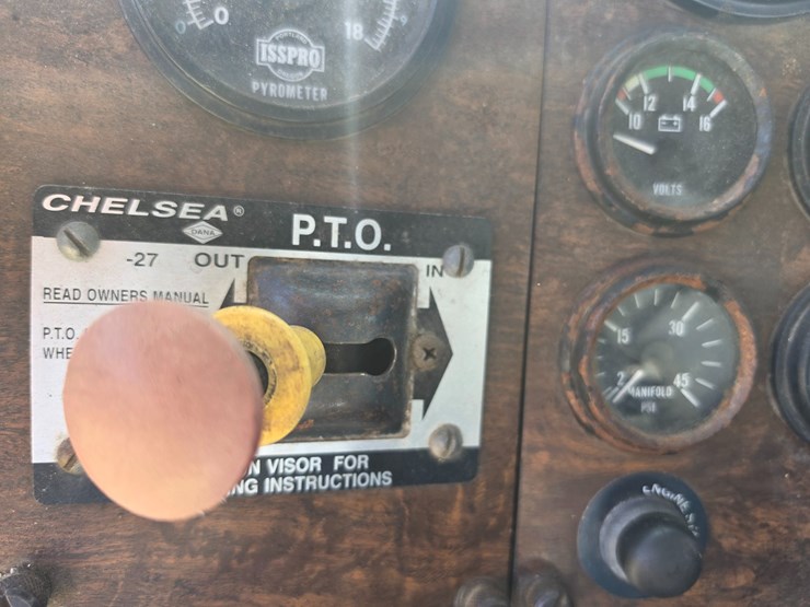 1996-peterbilt-377-image-56
