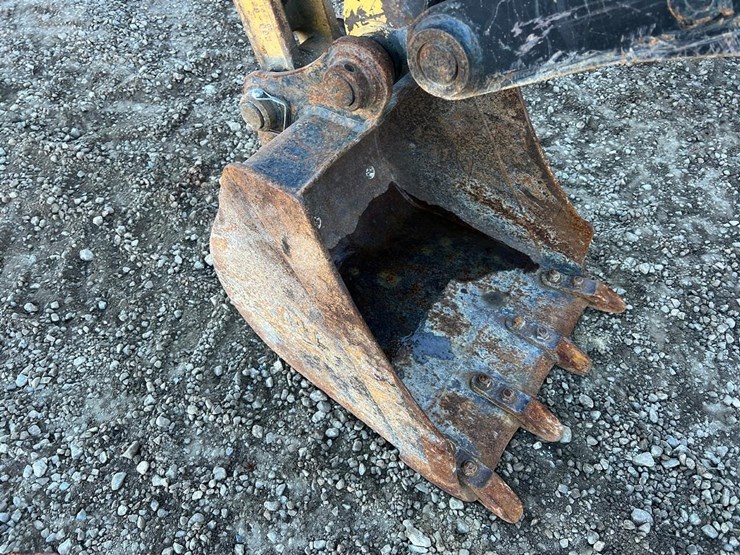 caterpillar-303.5-image-11