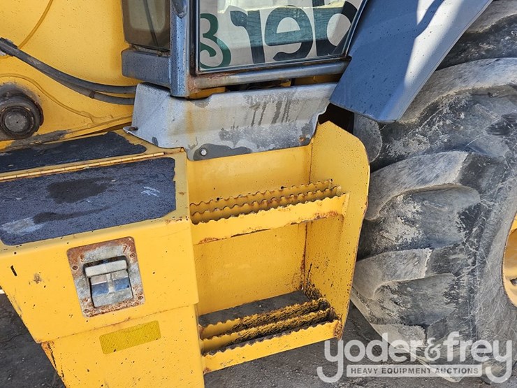 2018-deere-410l-image-21