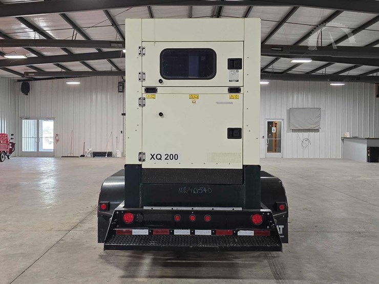 2014-caterpillar-xq200-2-image-8