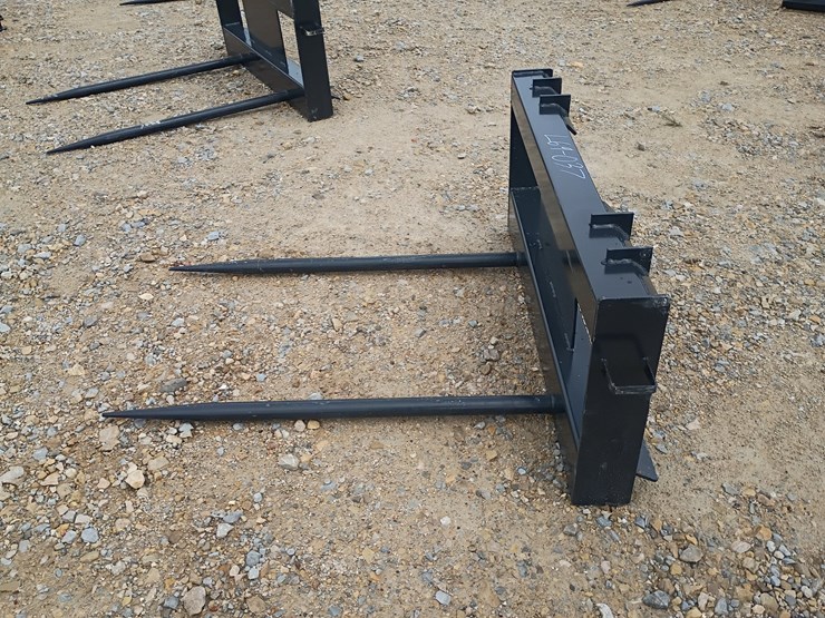 #l69-037-•-jct-bale-spear-skid-steer-attachment-image-2