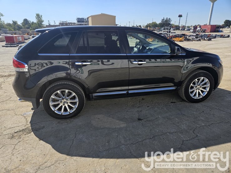 2011-lincoln-mkx-image-6