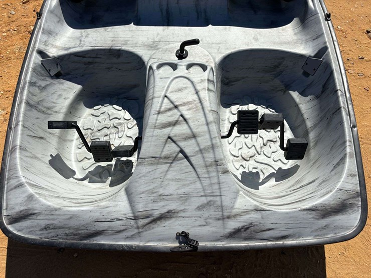 5'x8'-paddleboat-image-6