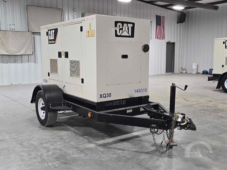 2015-caterpillar-xq30-image-4