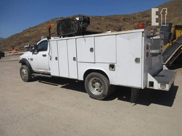 2011-dodge-ram-5500hd-image-4