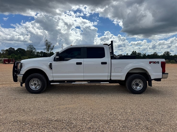 2019-ford-f250-xl-image-2