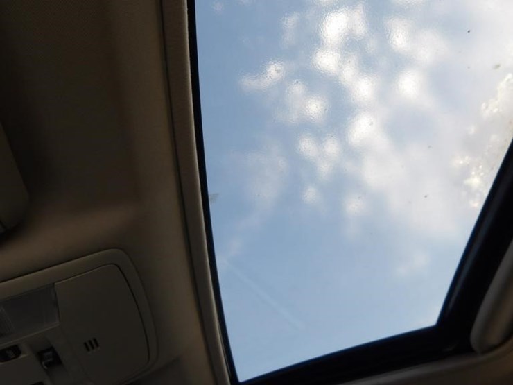 2016-toyota-rav4-xle-image-23
