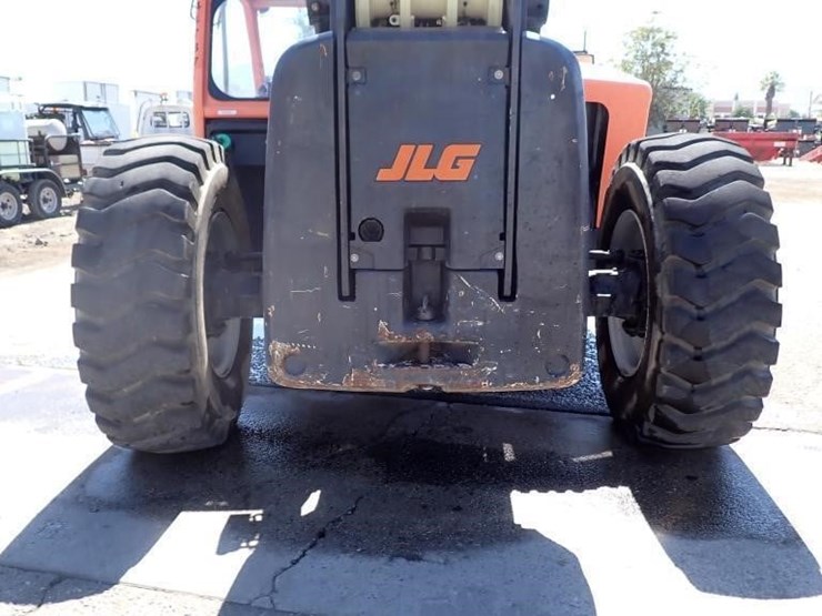 2015-jlg-1255-image-14
