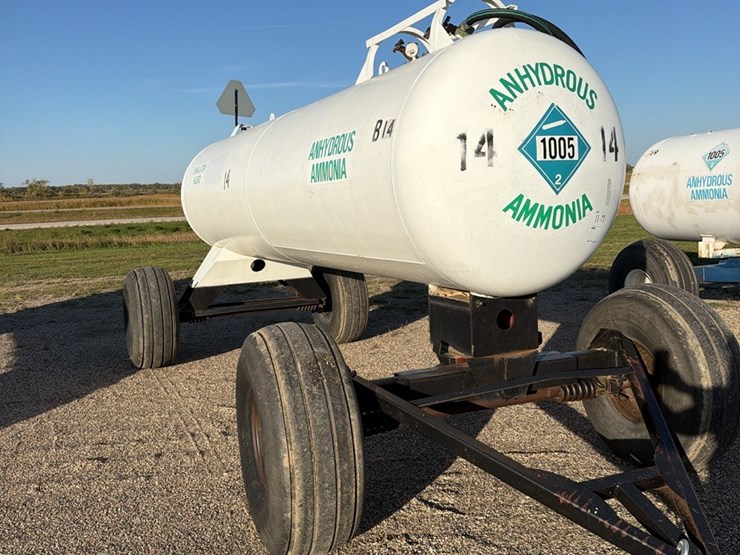 11-17-1450-gallon-nh3-tank,-16.5l---16.1-tires-image-12