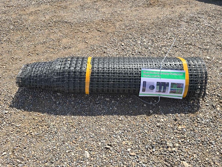 black-plastic-mesh-safety-fencing-roll-image-1