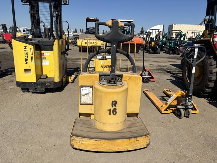yale-pallet-lift-image-3