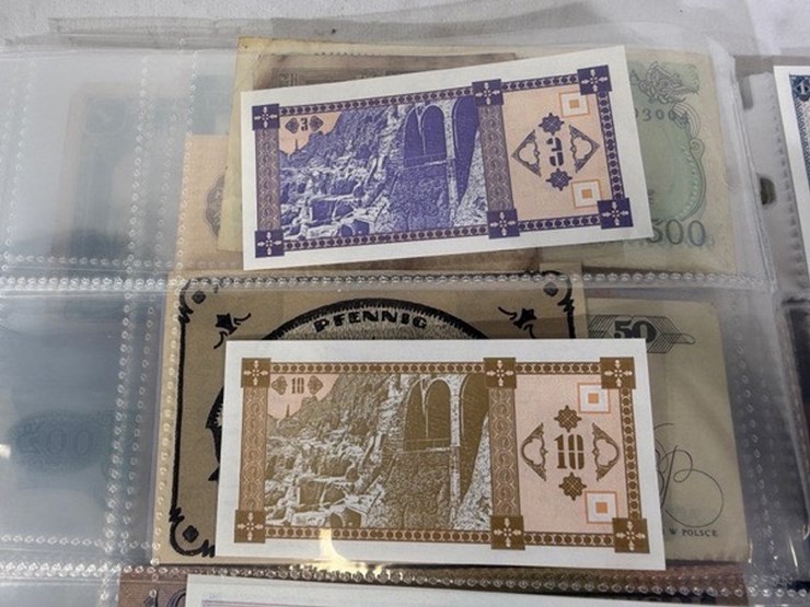 #40310-•-foreign-currency-bank-notes-image-126