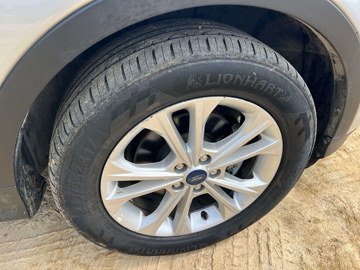 2019-ford-escape-image-27