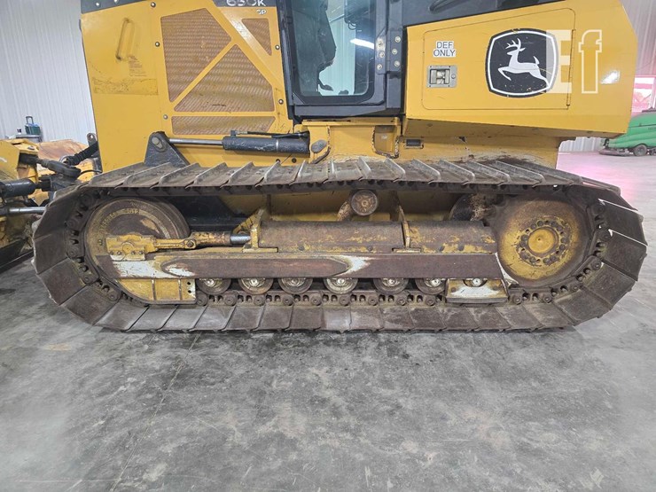 2020-deere-650k-image-24