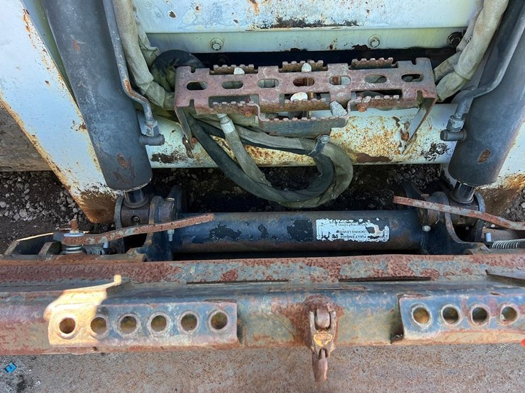 2012-bobcat-t630-image-11