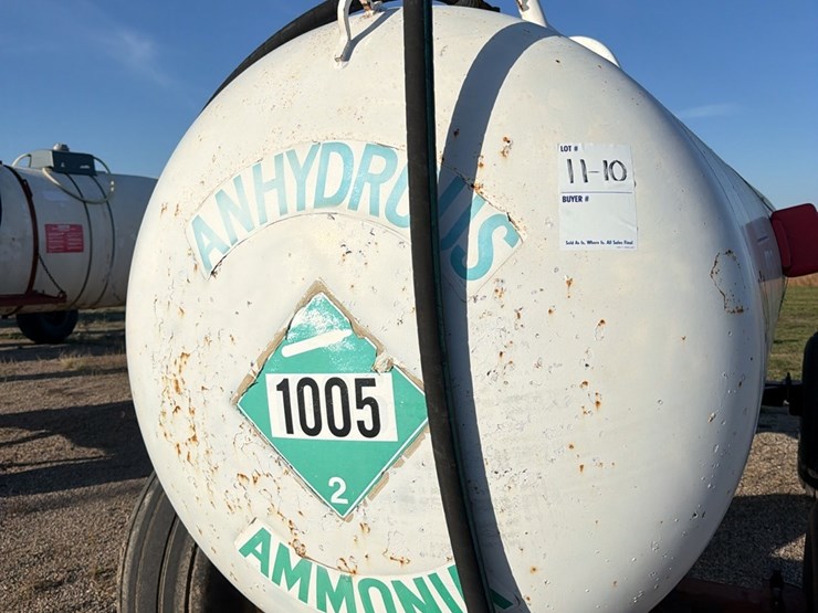 11-10-1450-gallon-nh3-tank,-16.5l---16.1-tires-image-13