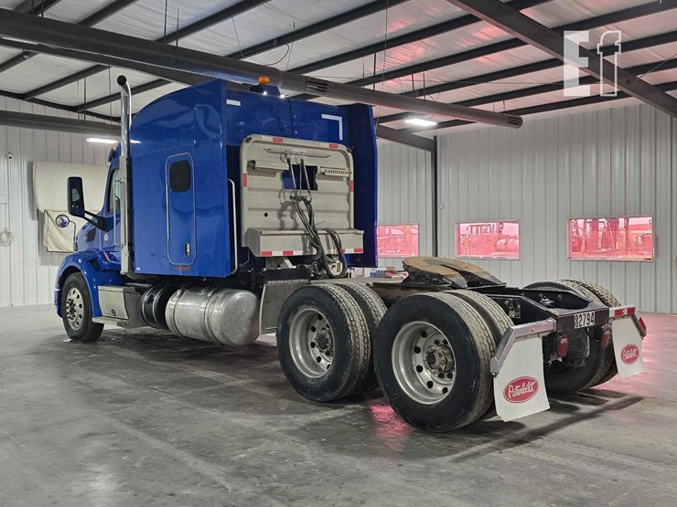 2017-peterbilt-579-image-4