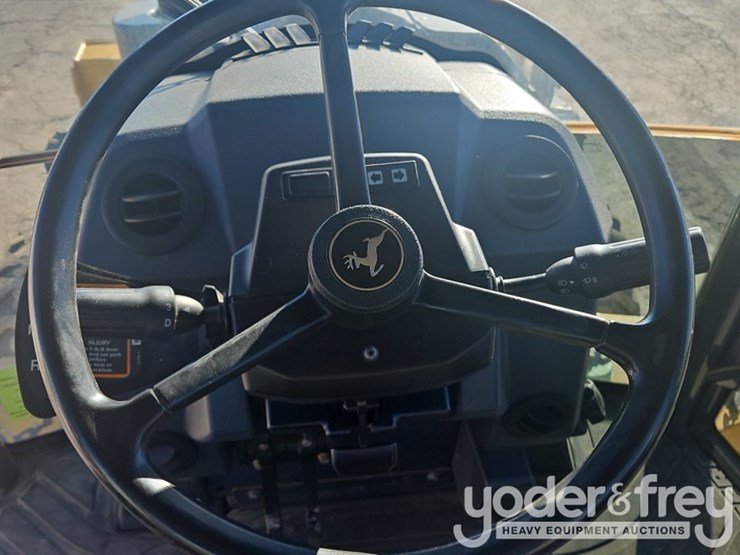 2018-deere-410l-image-40