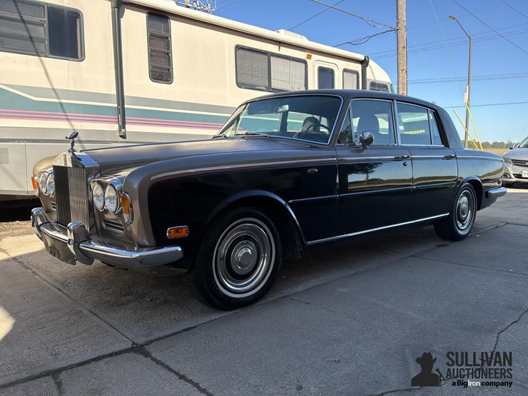 1972-rolls-royce-silver-shadow-4-door-sedan-image-1