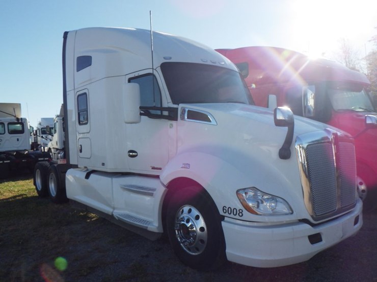 2021-kenworth-t680-image-3