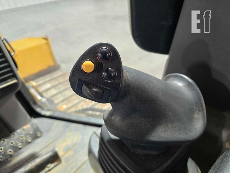 2023-caterpillar-d1-image-20