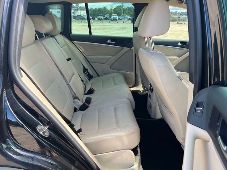 2016-volkswagen-tiguan-image-16