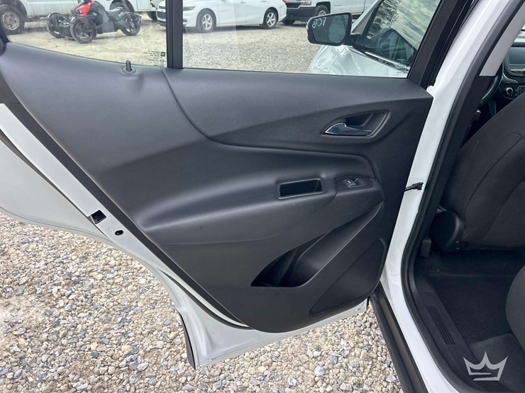 2018-chevrolet-equinox-lt-image-22