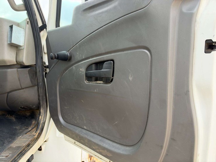 2013-international-durastar-4300-image-19
