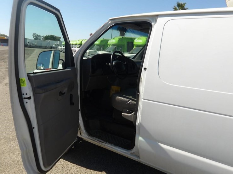 1998-ford-e250-image-14