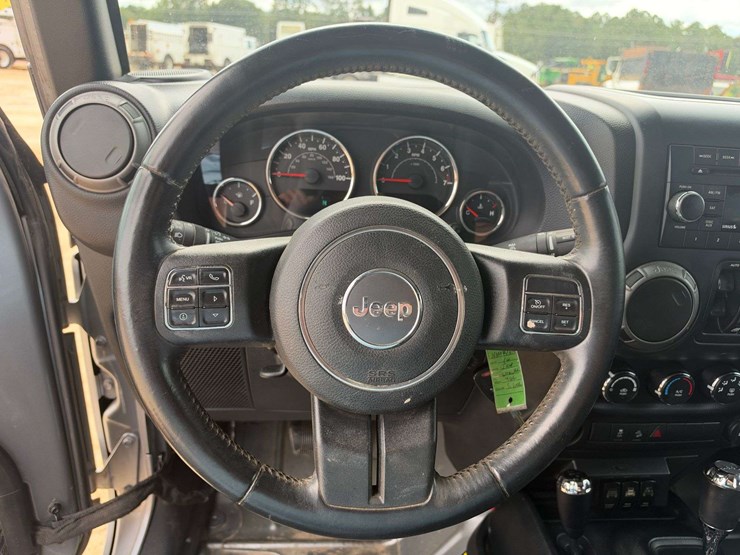 2016-jeep-wrangler-image-12