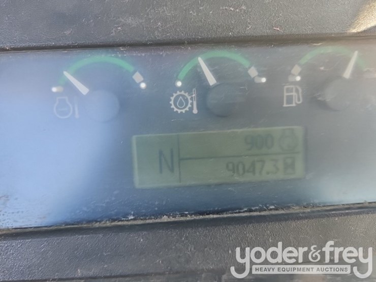 2018-deere-410l-image-43