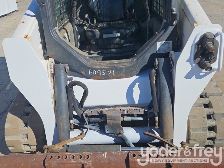 2013-bobcat-t590-image-14