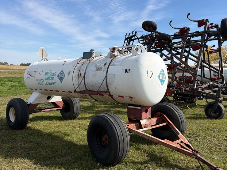 11-5-1450-gallon-nh3-tank,-16.5l---16.1-tires-image-1