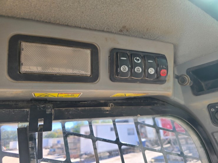2016-caterpillar-289d-image-42