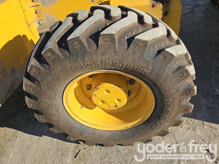 2018-deere-410l-image-12