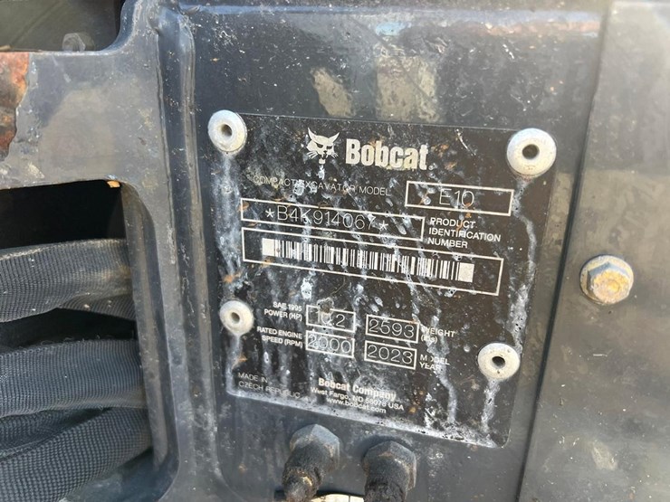 2023-bobcat-e10-image-15
