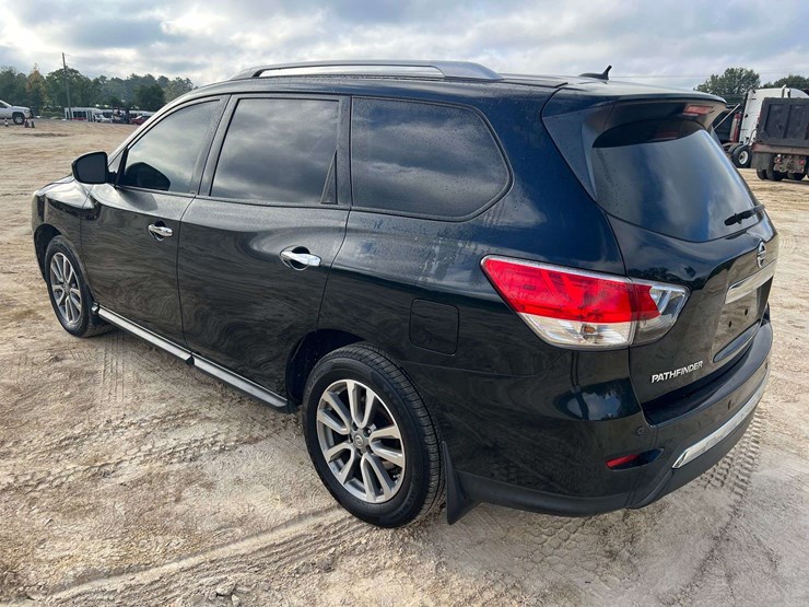 2016-nissan-pathfinder-image-2