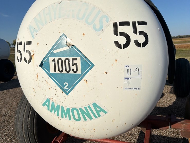 11-9-1450-gallon-nh3-tank-16.5l---16.1-sl-tires-image-4
