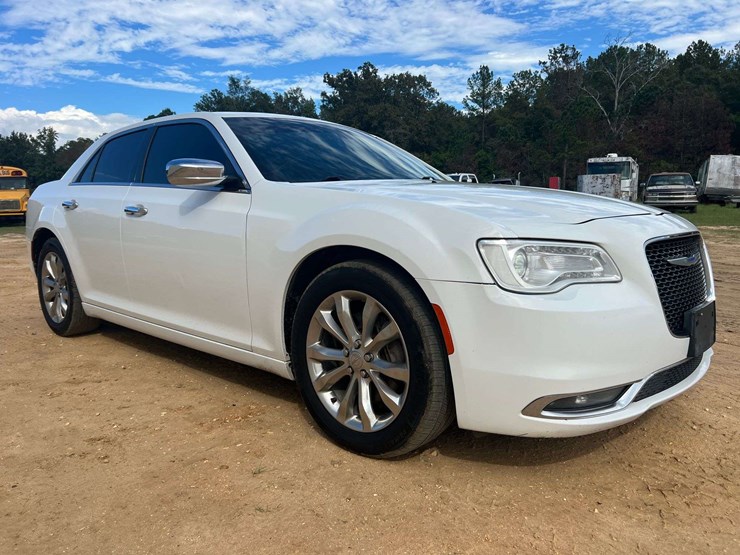 2020-chrysler-300-awd-3.6l-v6-sedan-(166,122-miles)-image-4
