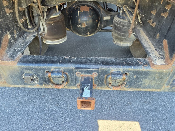 2007-freightliner-m2-106-image-90