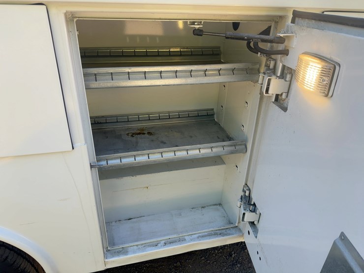 2019-utility-van-image-19