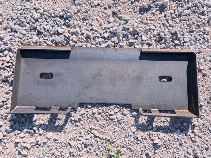#3072-•-new-skid-steer-quick-attach-plate-image-3