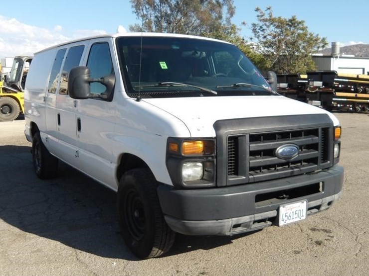 2011-ford-e350-image-2