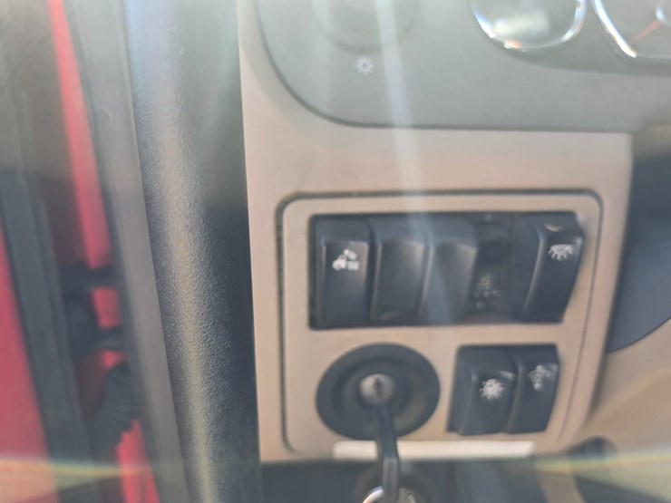 2014-peterbilt-579-image-57