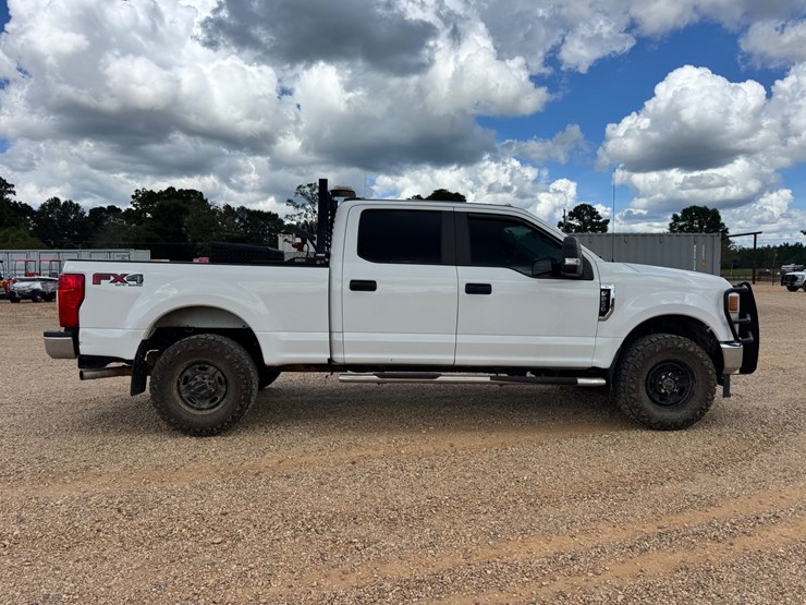 2022-ford-f250-xl-image-6
