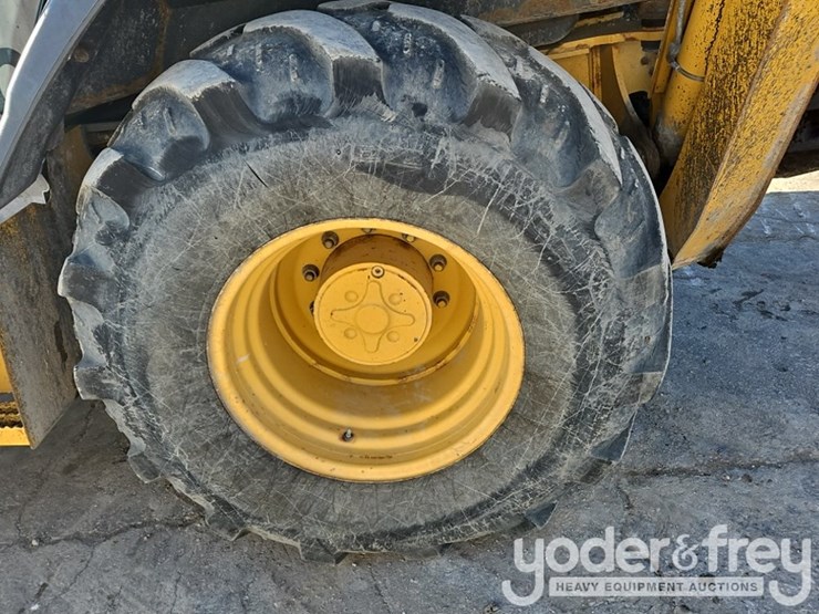 2018-deere-410l-image-14