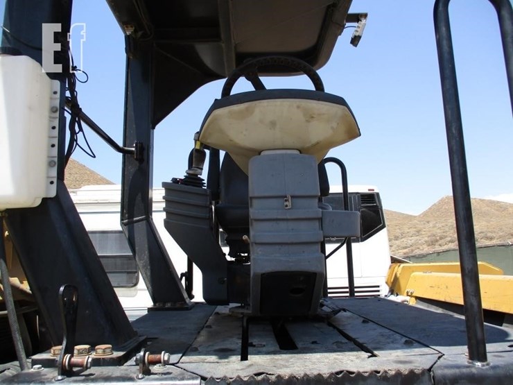 2012-caterpillar-cb54-image-6