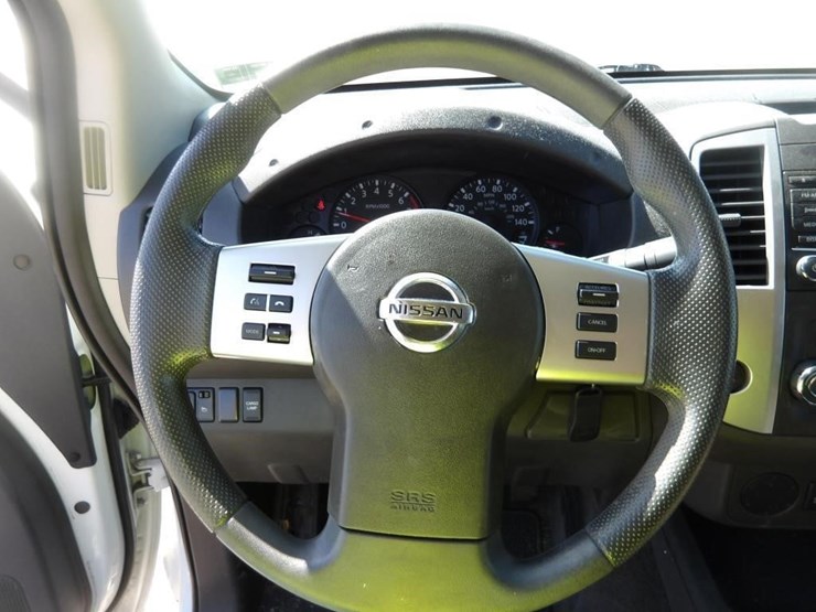 2018-nissan-frontier-sv-image-15