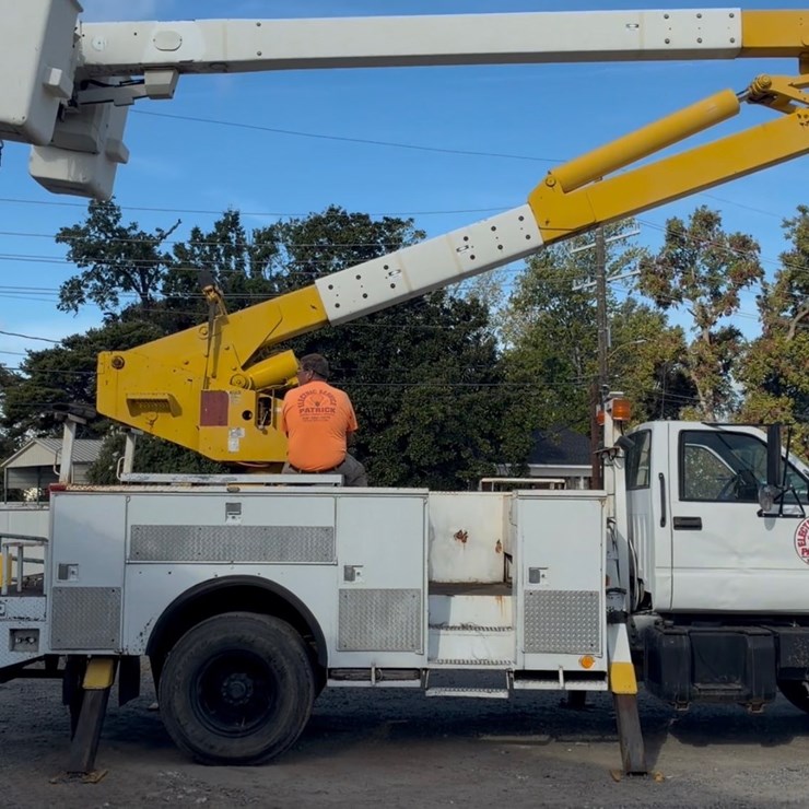 #19 • 1994 KODIAK BUCKET TRUCK